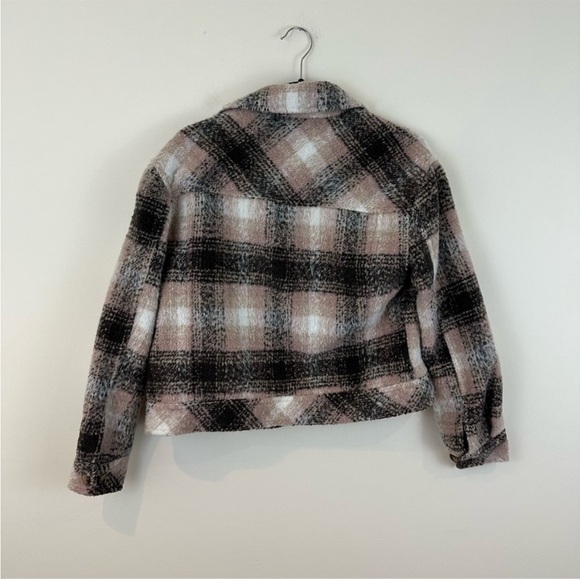 Evereve Polly Plaid Teddy Jacket in Black, Pink  and Cream.  Size Small - Picture 6 of 6